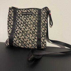 Tommy Hilfiger bag
